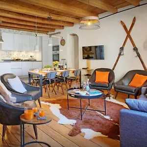 Le Swansdoors - Ovo Network Chalet